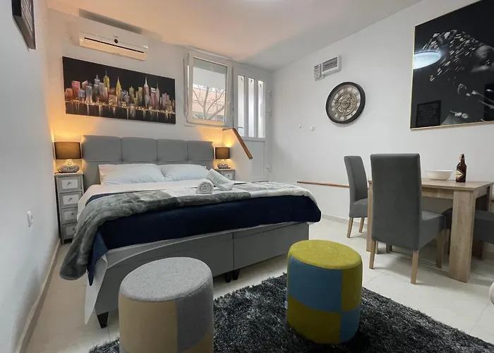 Old Town Bridge * Zara